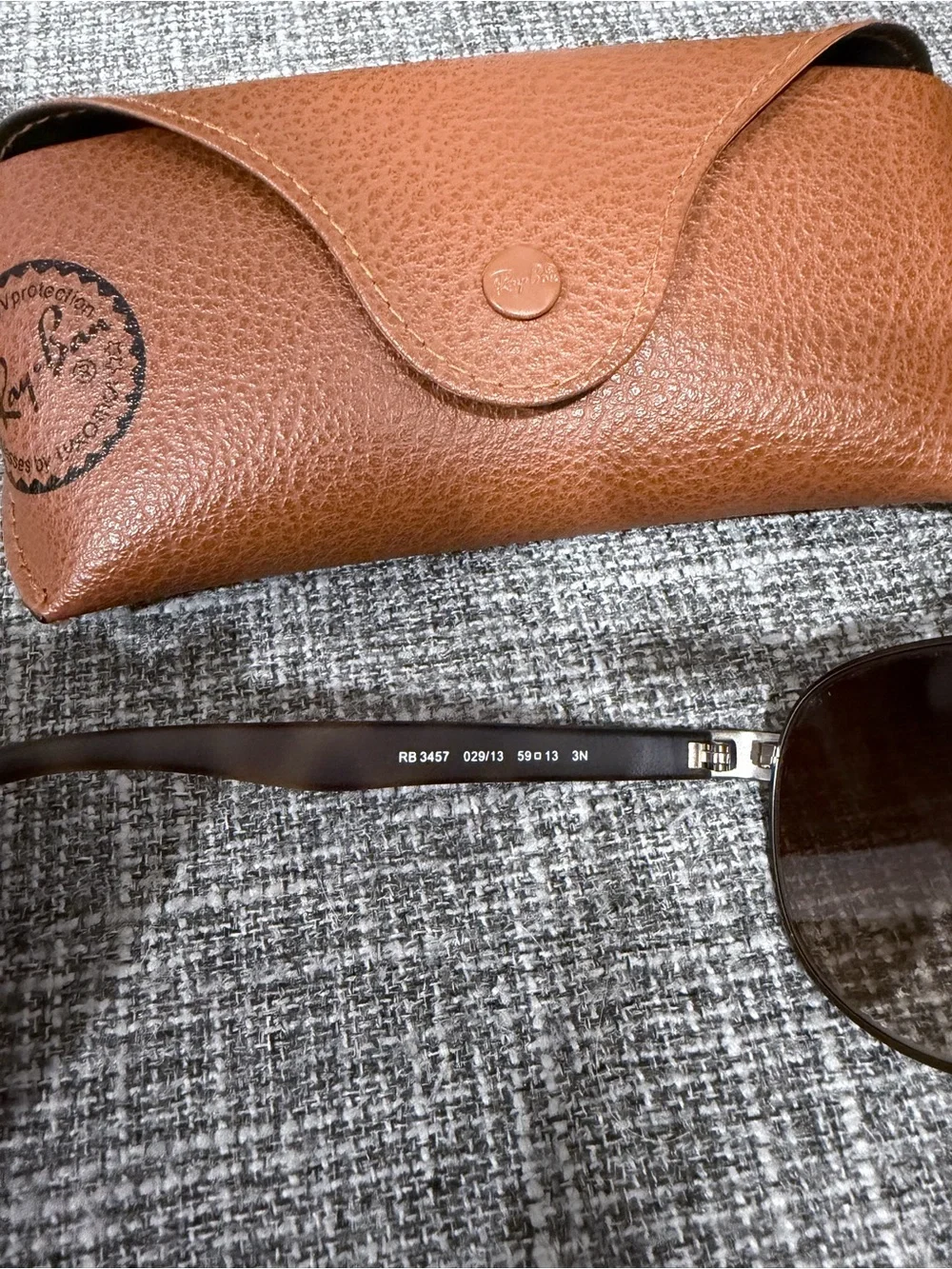 Ray-Ban Brown Gradient Aviator Shades Unisex 59mm